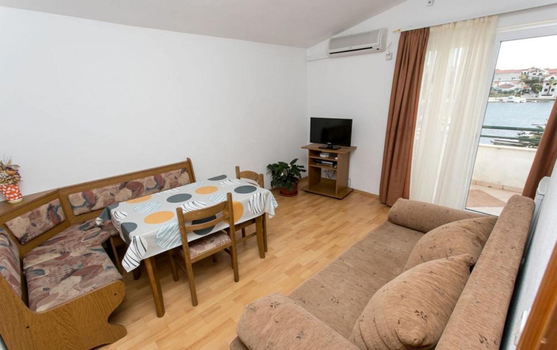 סגט ווראנייצה Apartments Mare - 30 M From Pebble Beach מראה חיצוני תמונה
